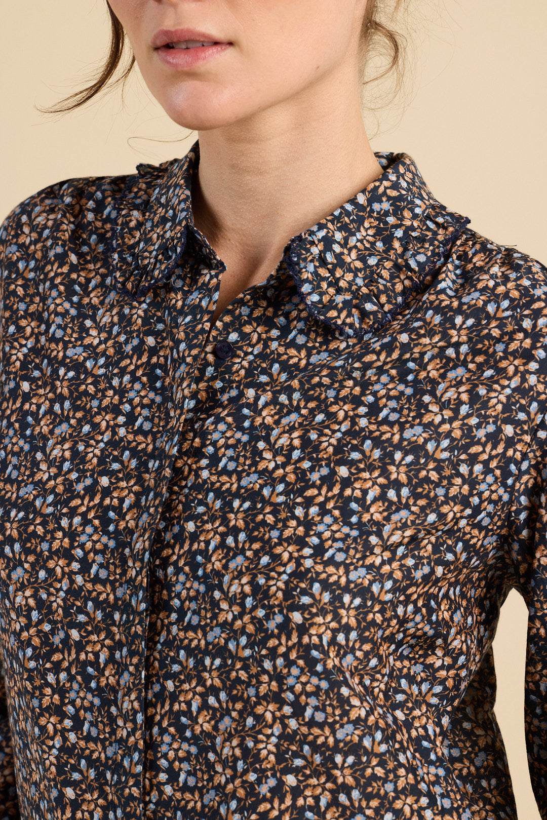 Trovata Kinsley Blouse in Nightshadow Disty