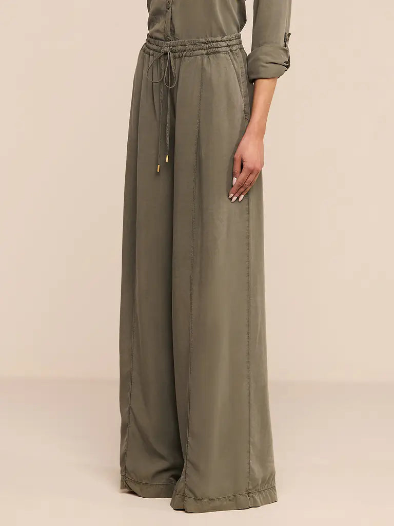 L'AGENCE Connie Drawstring Trouser in Smokey Olive
