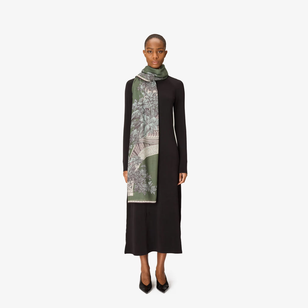 Inoui Editions Scarf 1889 in Khaki