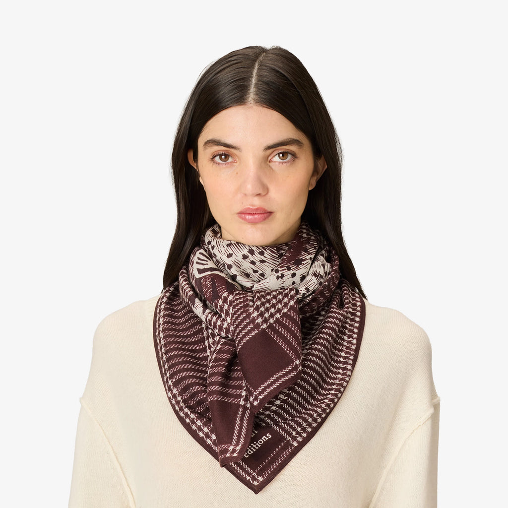 Inoui Editions Square Scarf Jorgen Houndstooth in Brown