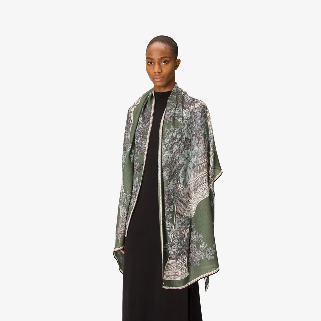 Inoui Editions Scarf 1889 in Khaki