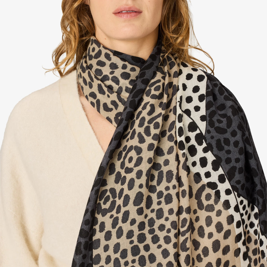 Inoui Editions Scarf Felis in Grey