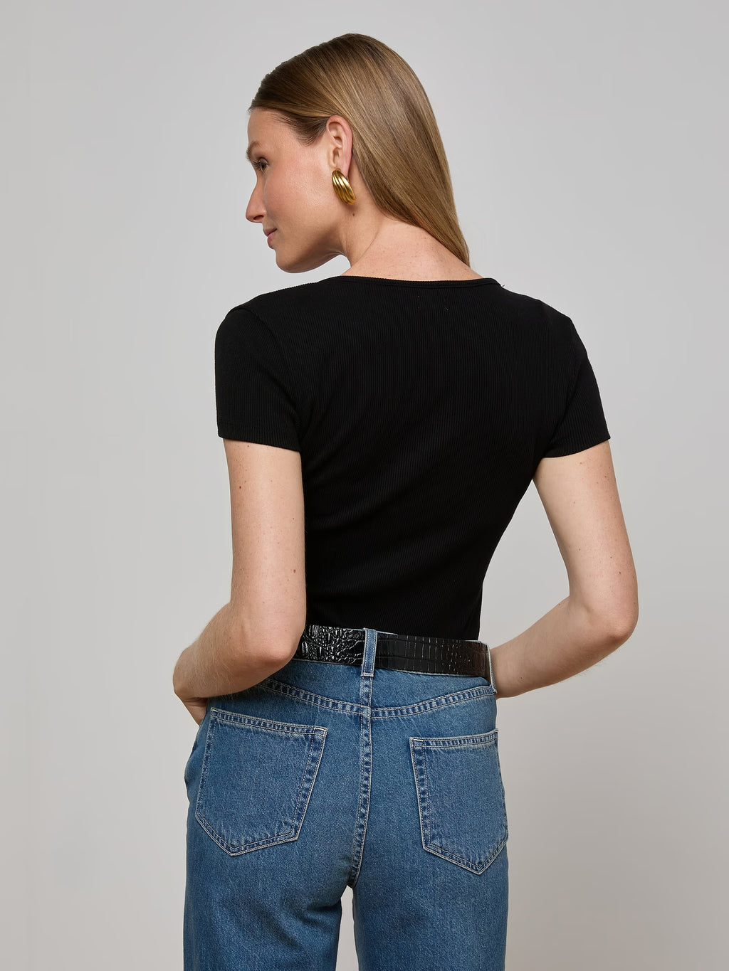L'AGENCE Brynlee Short Sleeve Scoop Tee Black