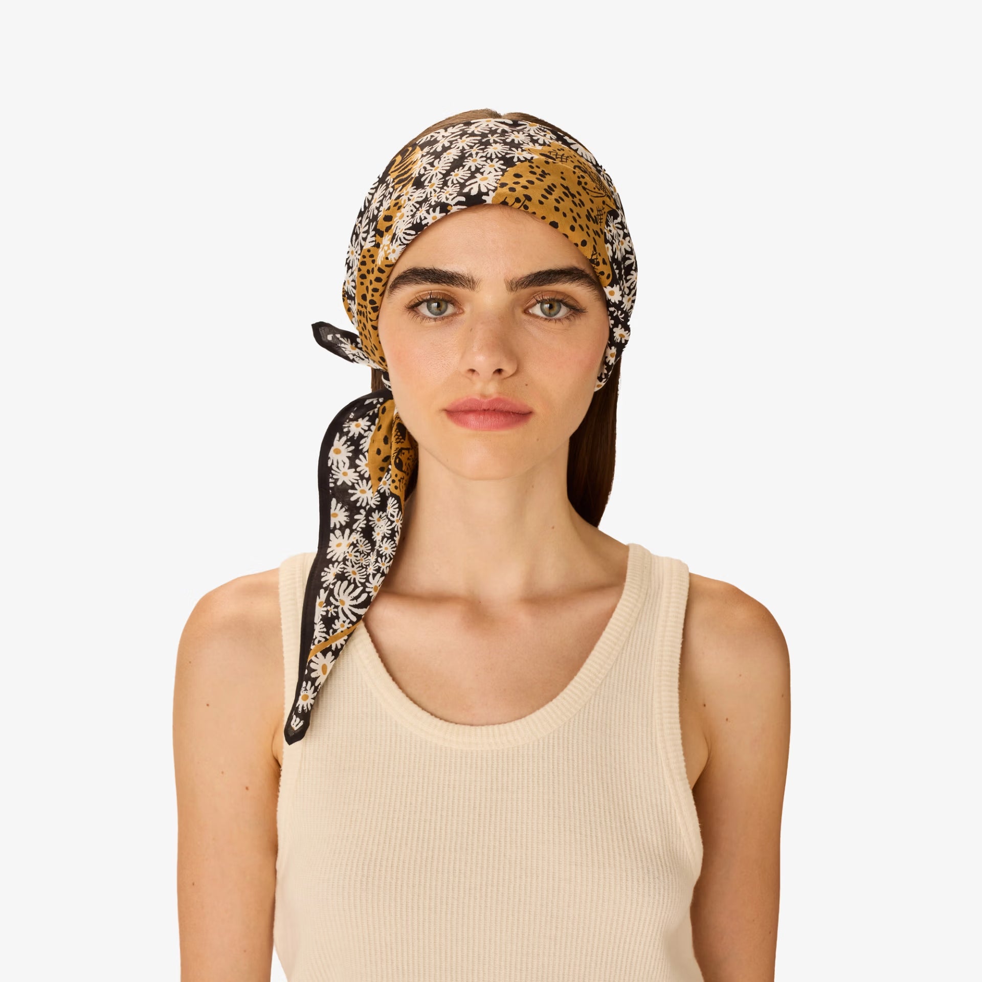 Inoui Editions Square Scarf Pampa in Black