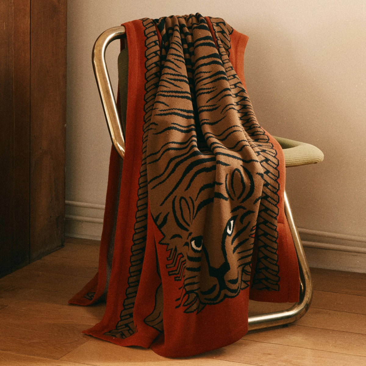 Inoui Editions Throw Baldo in Squirrel