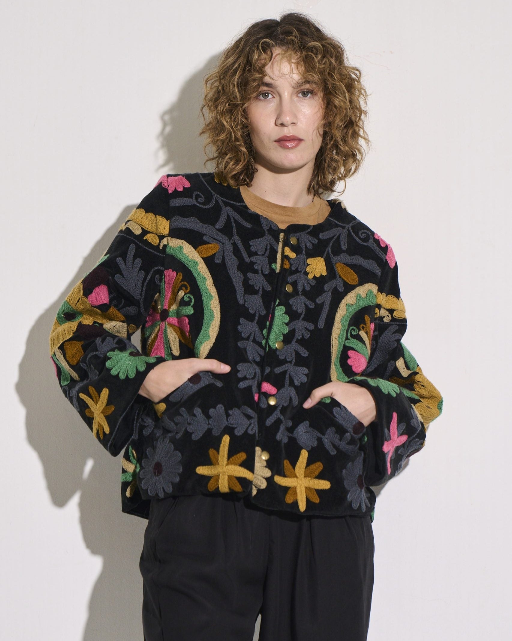 Asha Eleven Suzani Boxi Jacket Black Velvet