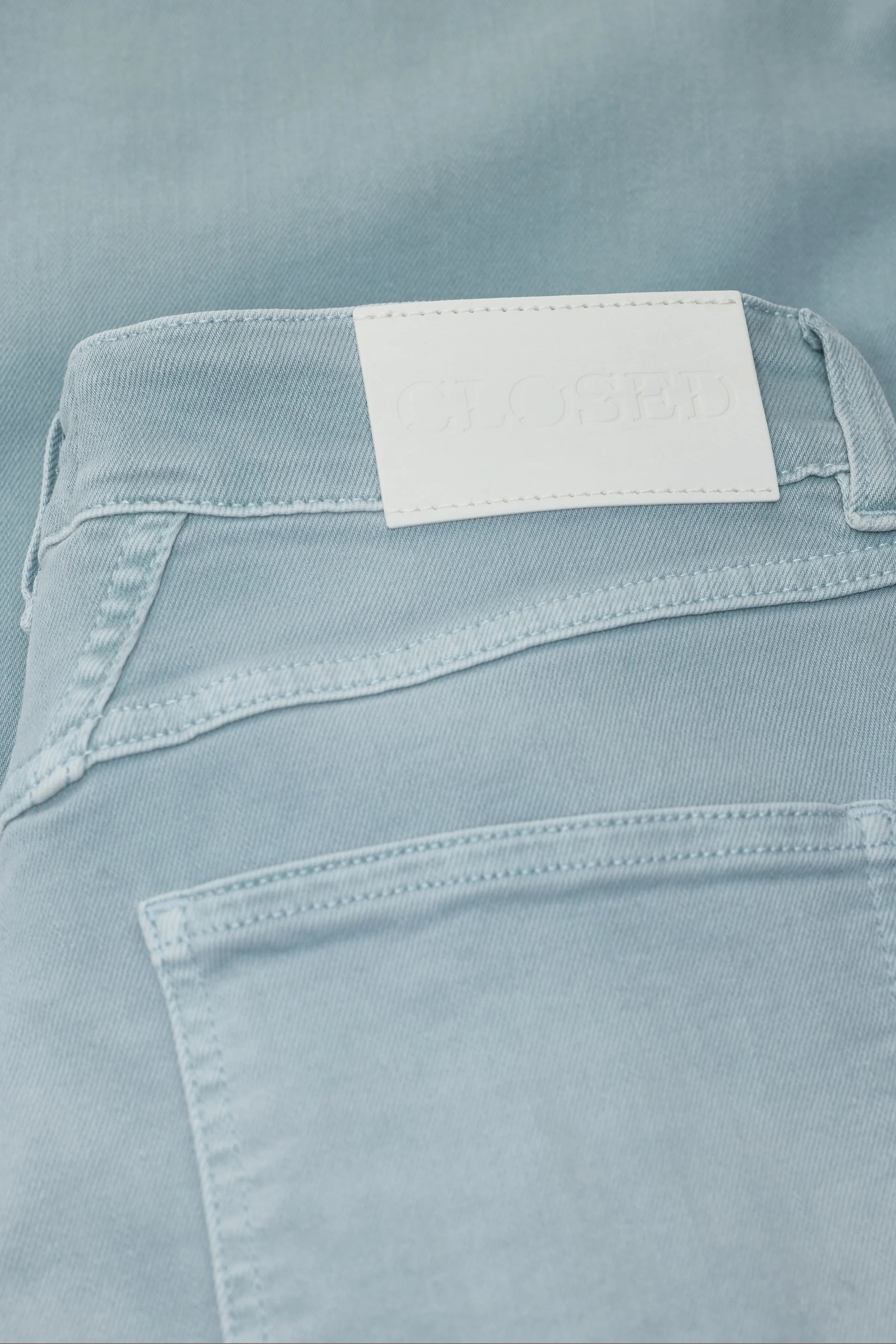 Closed Wera Pant in Breeze Blue