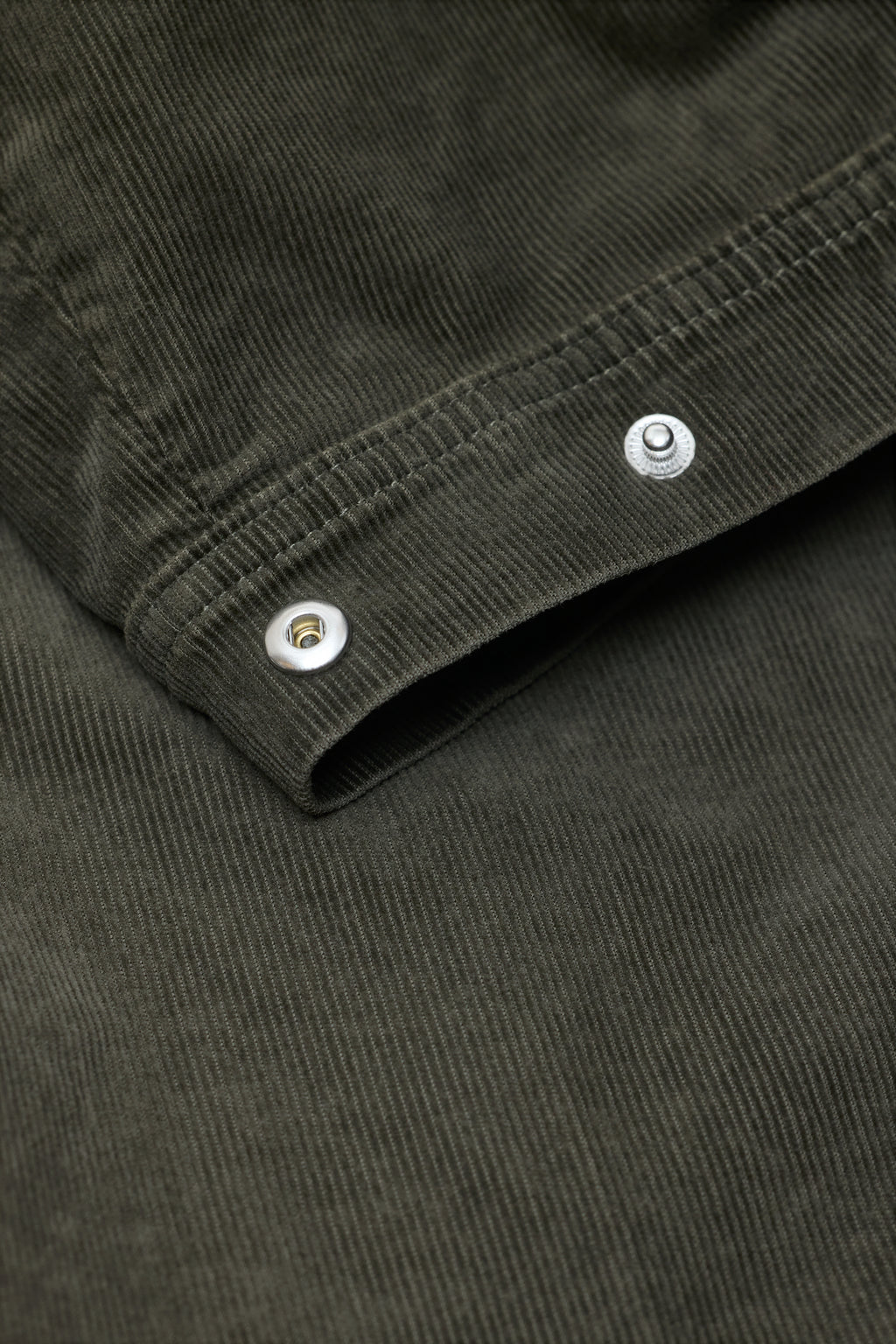 Closed Rhannon Barrel Pant in Cypress Green