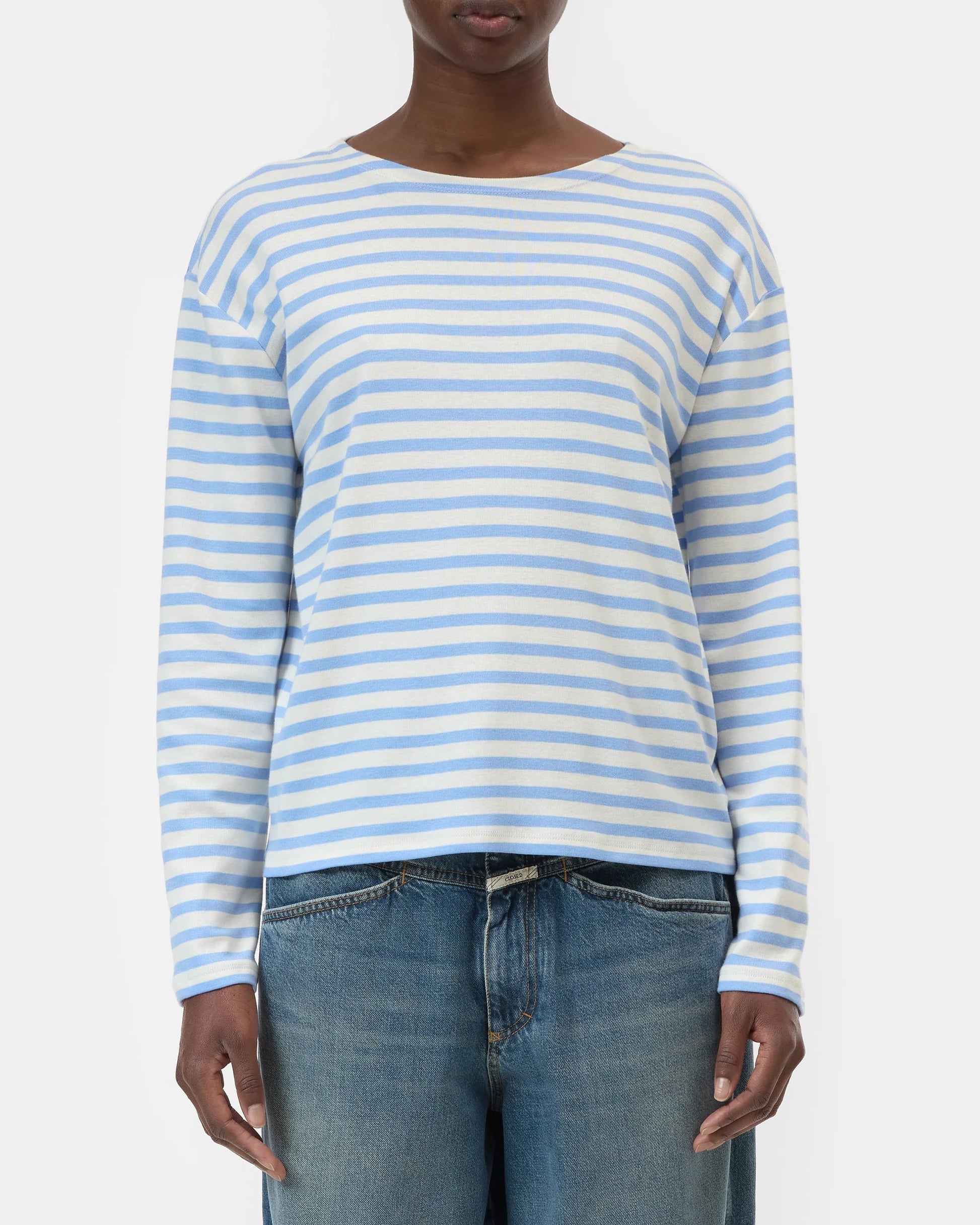 Closed Basic Long Sleeve in Sky Blue