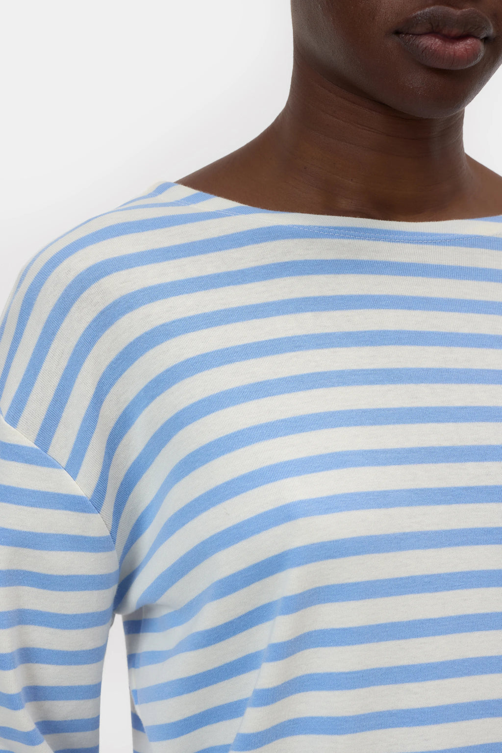 Closed Basic Long Sleeve in Sky Blue