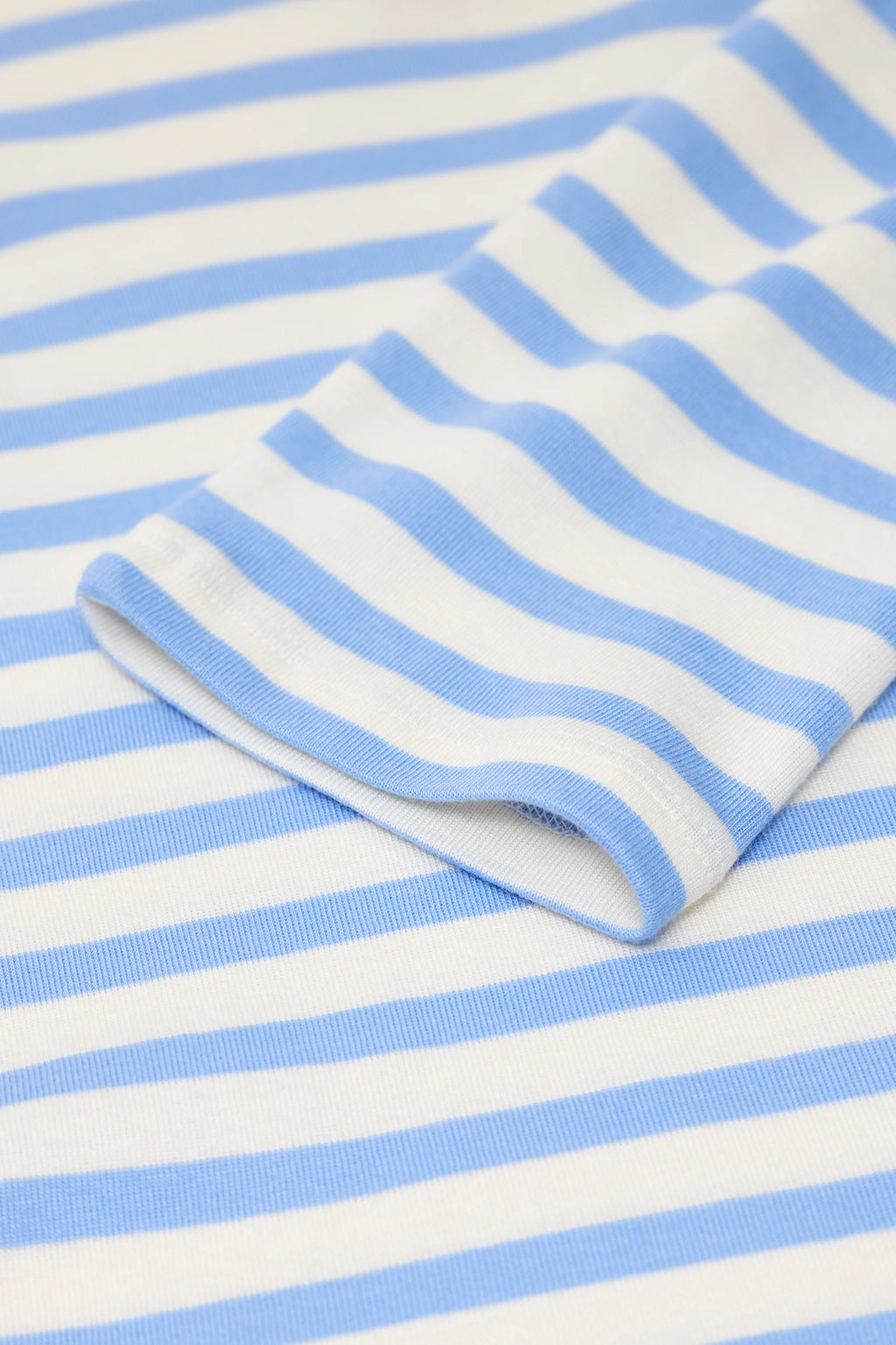 Closed Basic Long Sleeve in Sky Blue