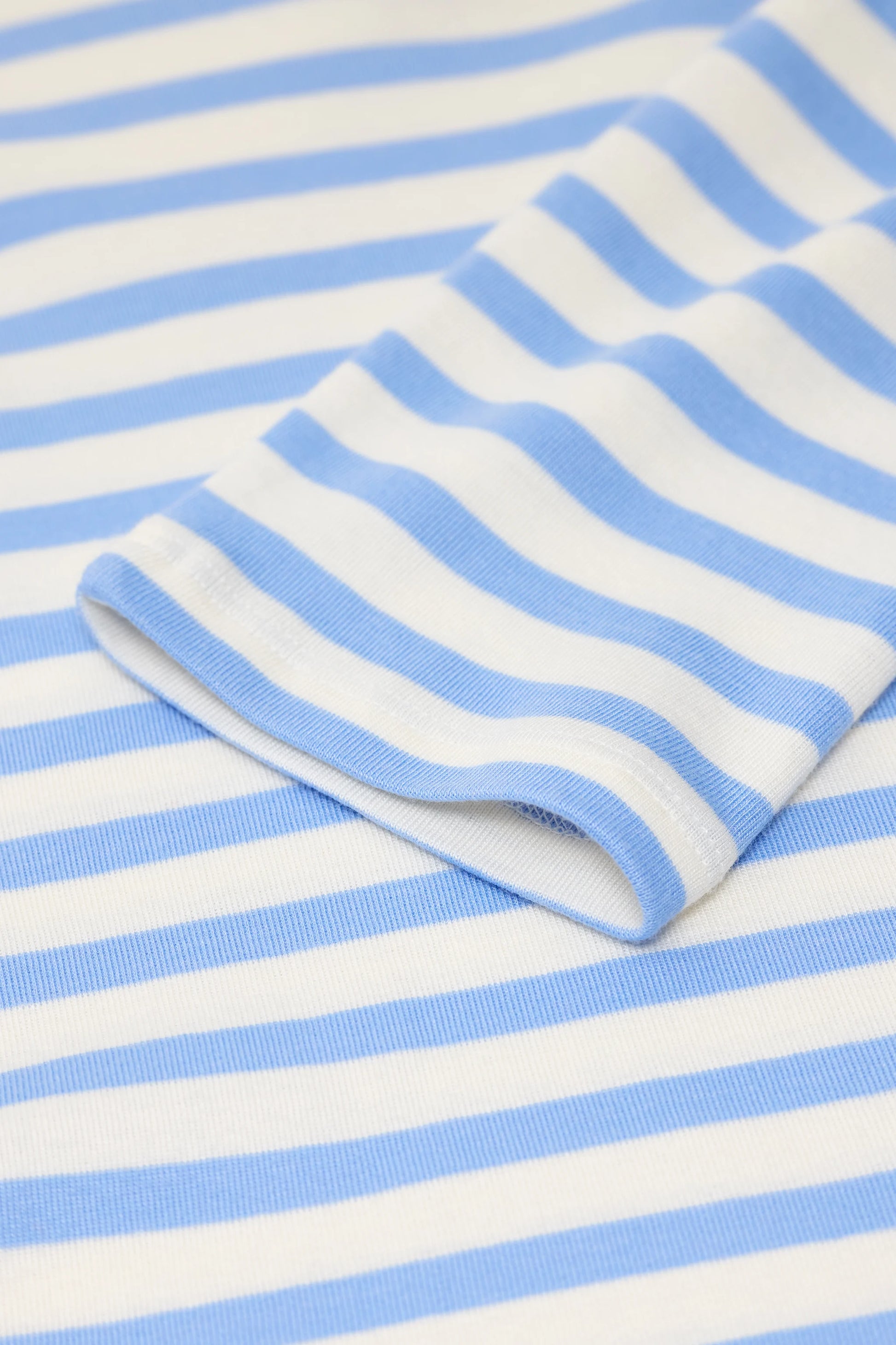 Closed Basic Long Sleeve in Sky Blue