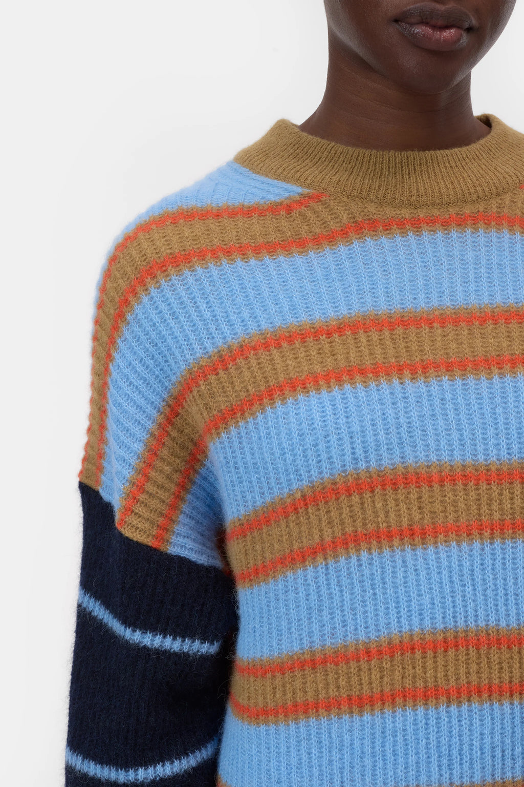 Closed Crew Neck Long Sleeve in Sky Blue