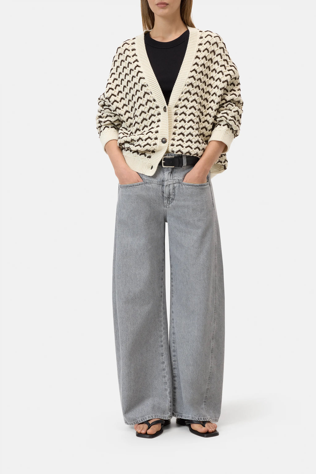 Closed V-Neck Cardigan in Withered Beige
