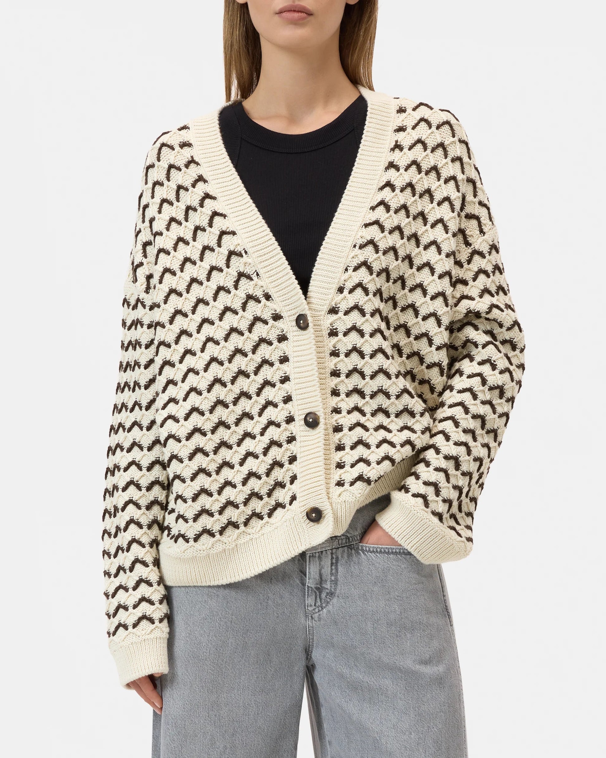 Closed V-Neck Cardigan in Withered Beige
