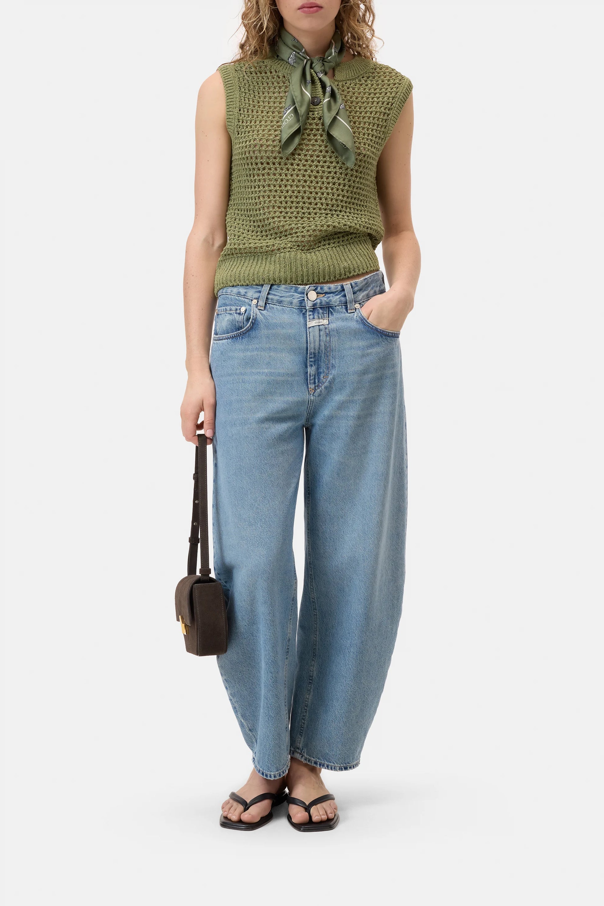 Closed Crew Neck Vest in Hunter Green