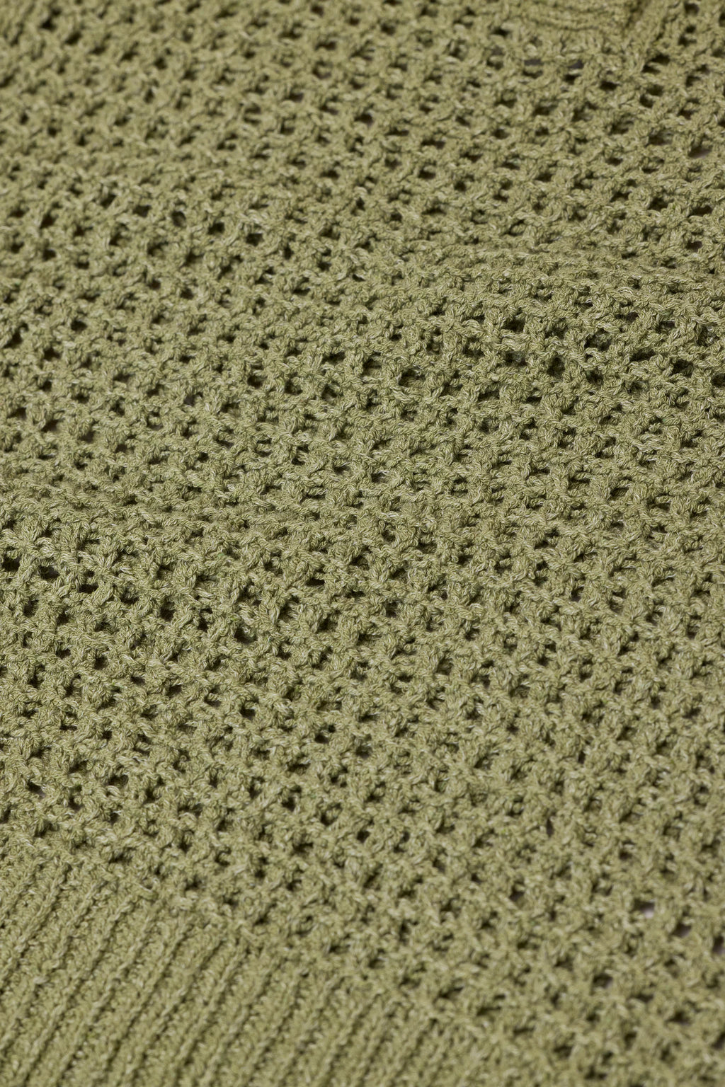 Closed Crew Neck Vest in Hunter Green
