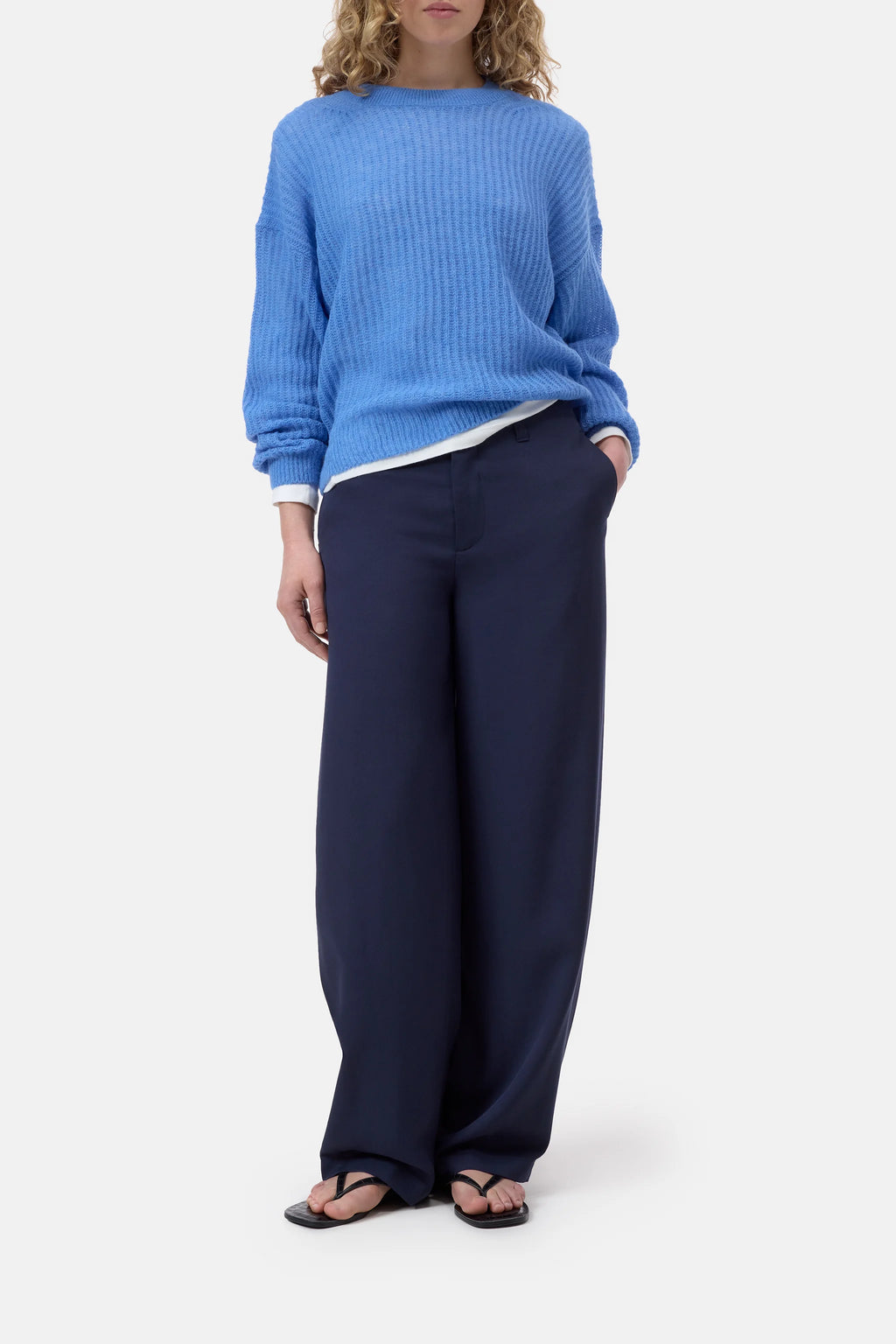 Closed Crew Neck Long Sleeve in Moonleaf Blue