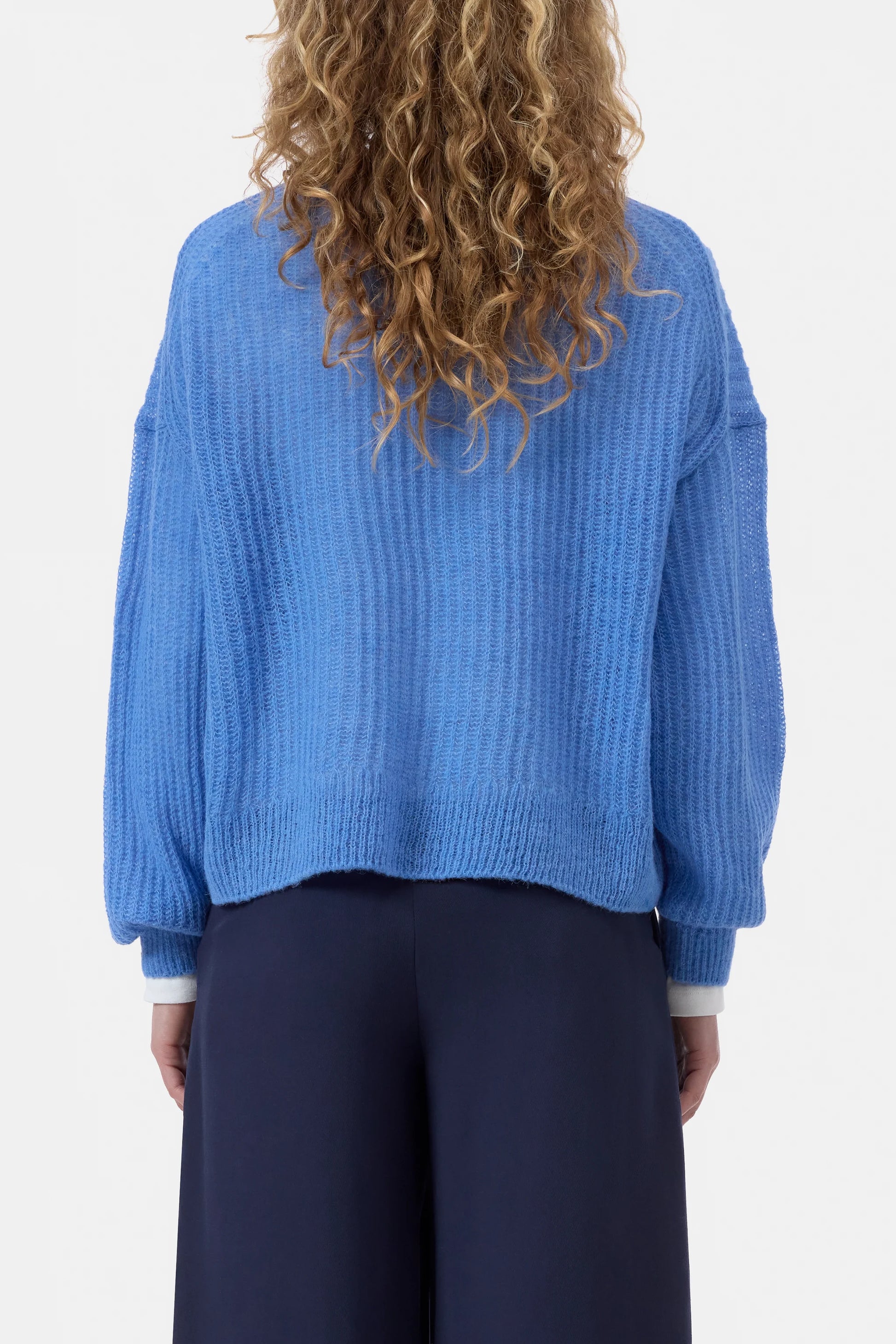 Closed Crew Neck Long Sleeve in Moonleaf Blue