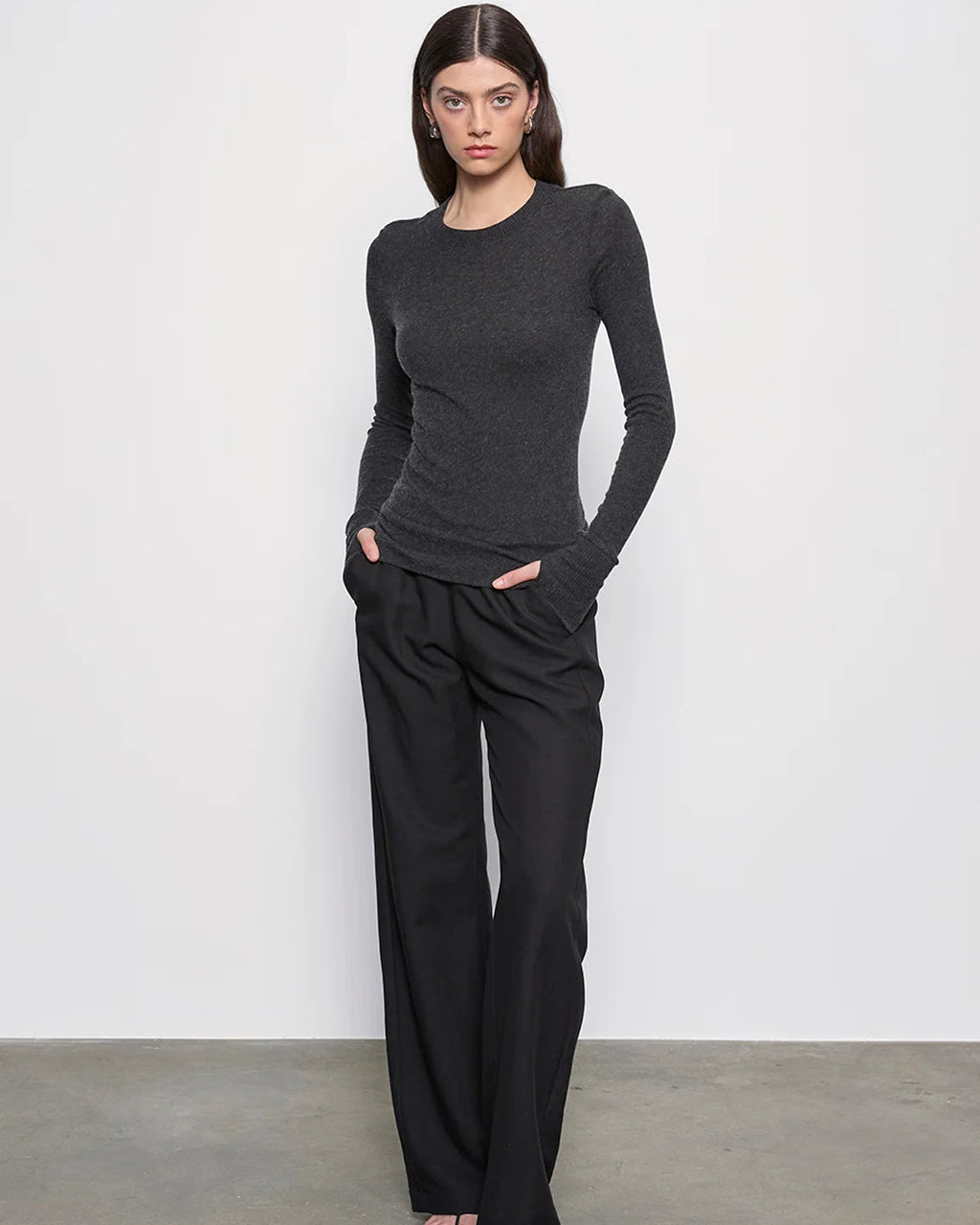 Enza Costa Fine Cashmere Easy Cuffed Crew in Charcoal