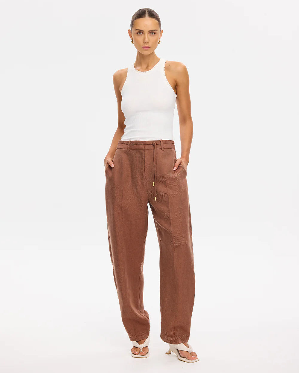 Kivari Cass Barrel Leg Pant in Chocolate