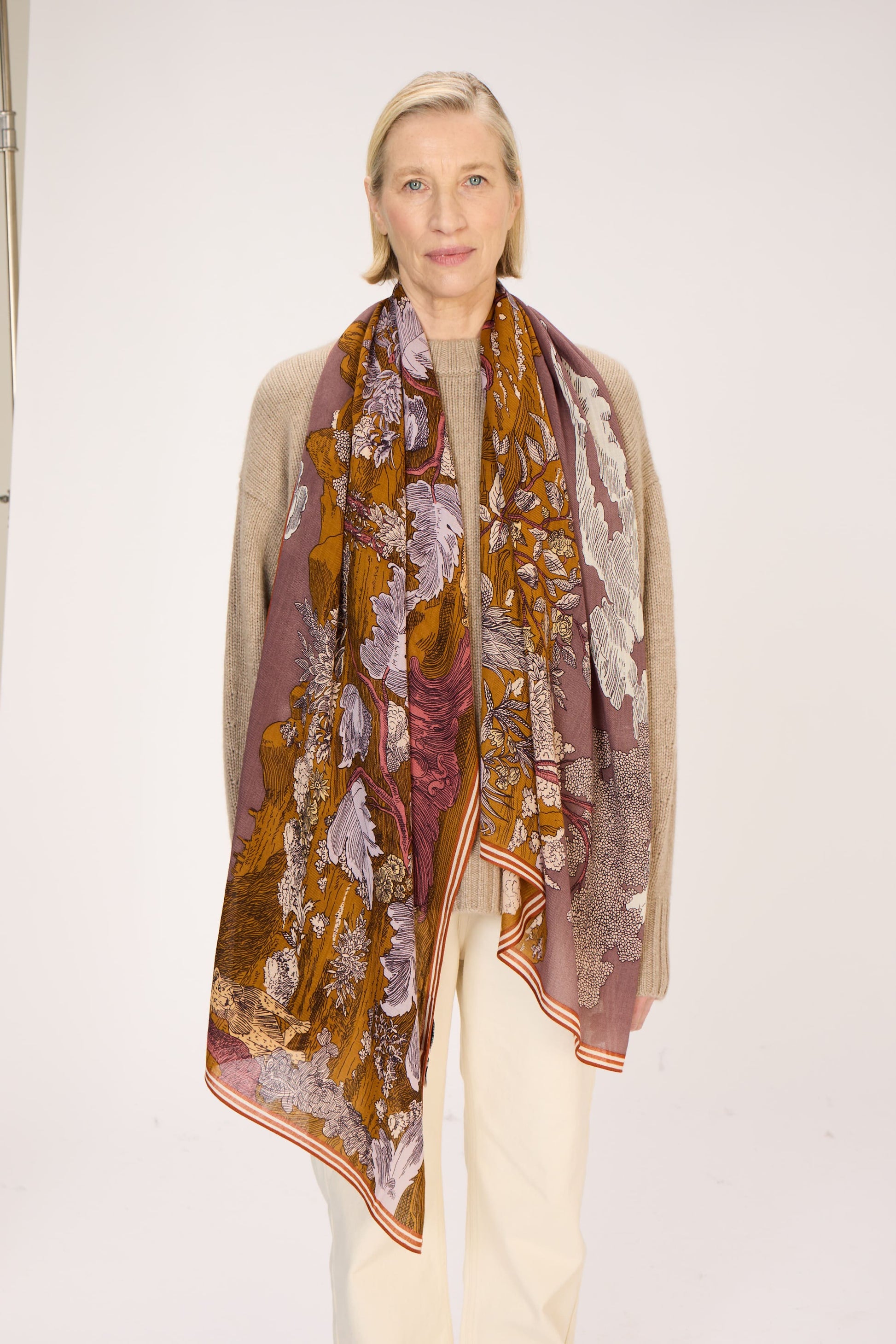 Inoui Editions Histoire Scarf in Purple
