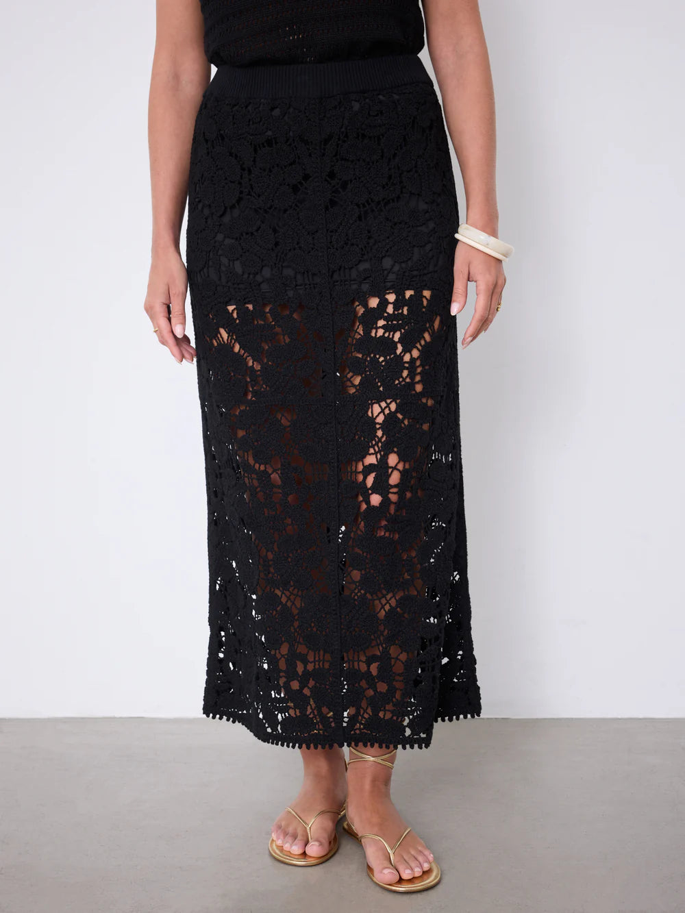NOTSHY Gaby Midi Skirt in Noir
