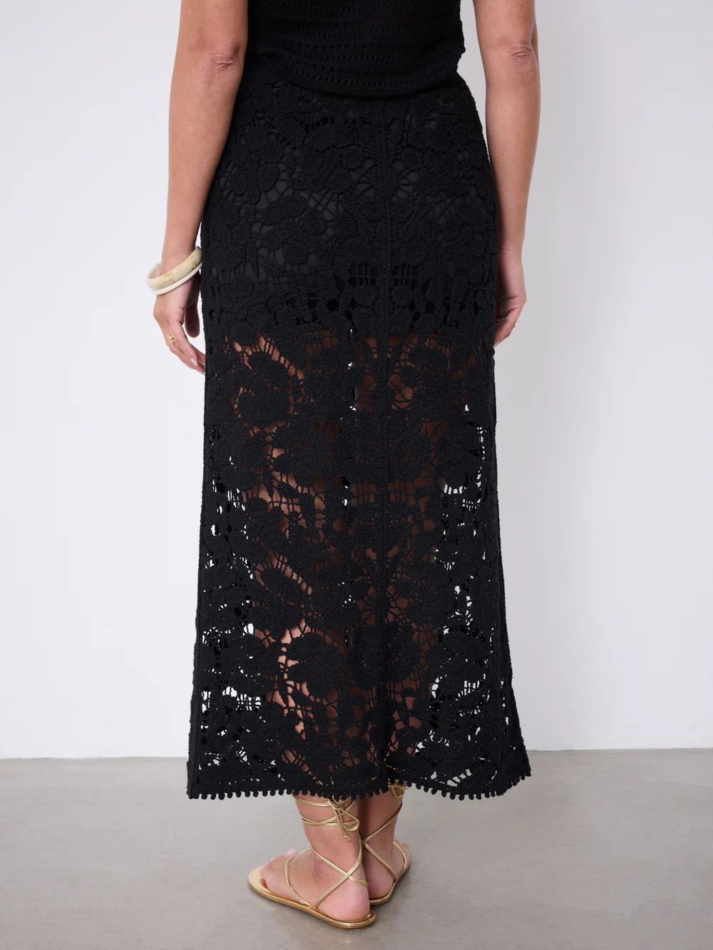 NOTSHY Gaby Midi Skirt in Noir