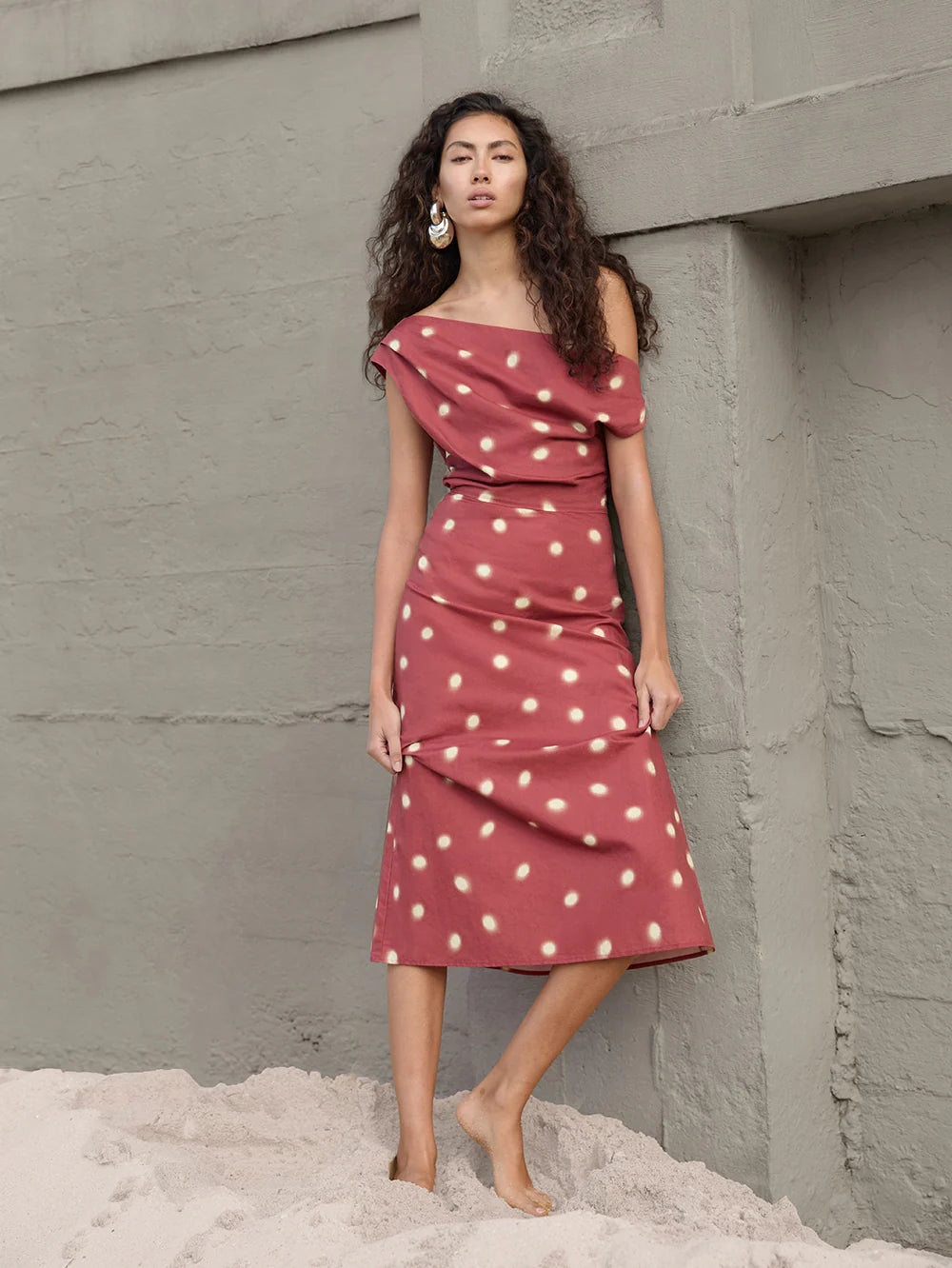 Kivari Saro Midi Dress in Brick