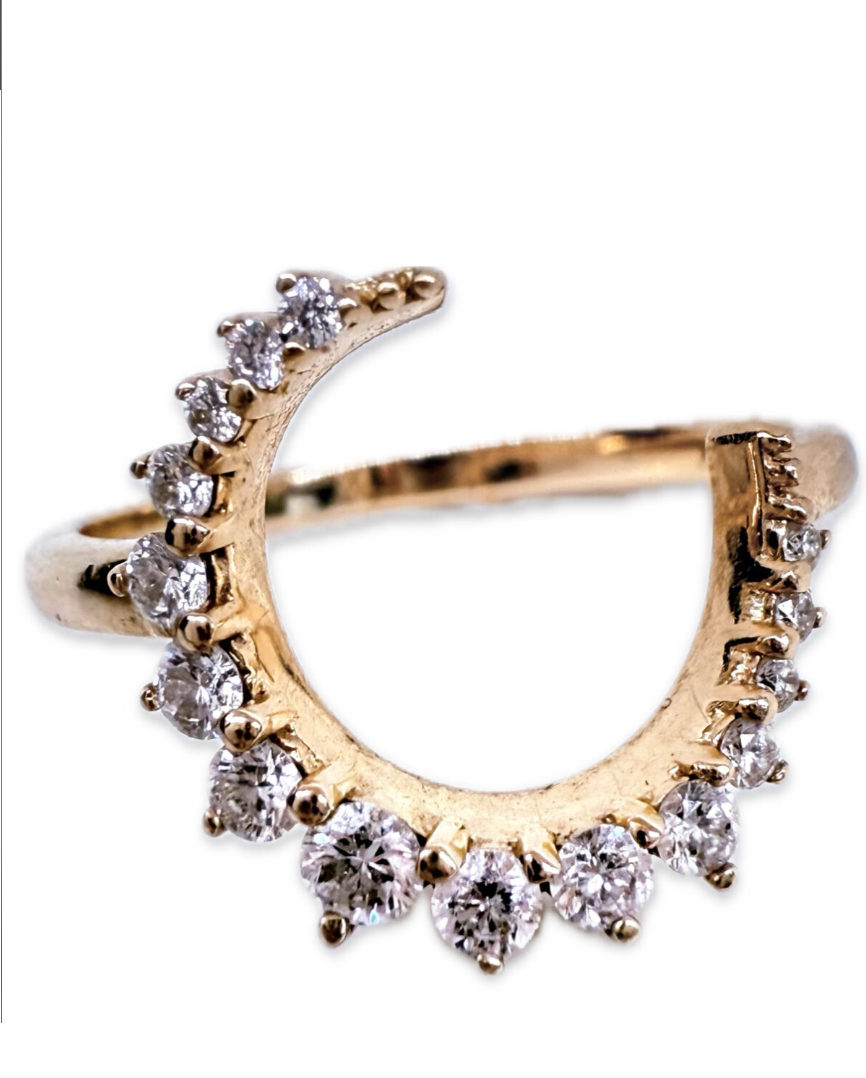 Pade Vavra Sisters of the Moon Ring