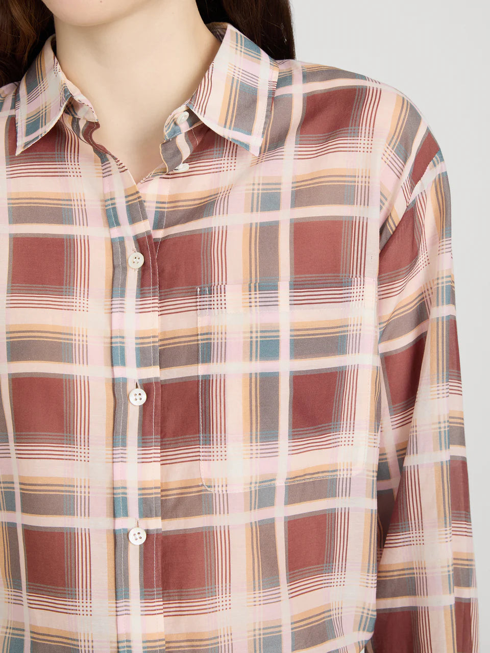 FRAME The Boy Shirt in Silver Peony Plaid