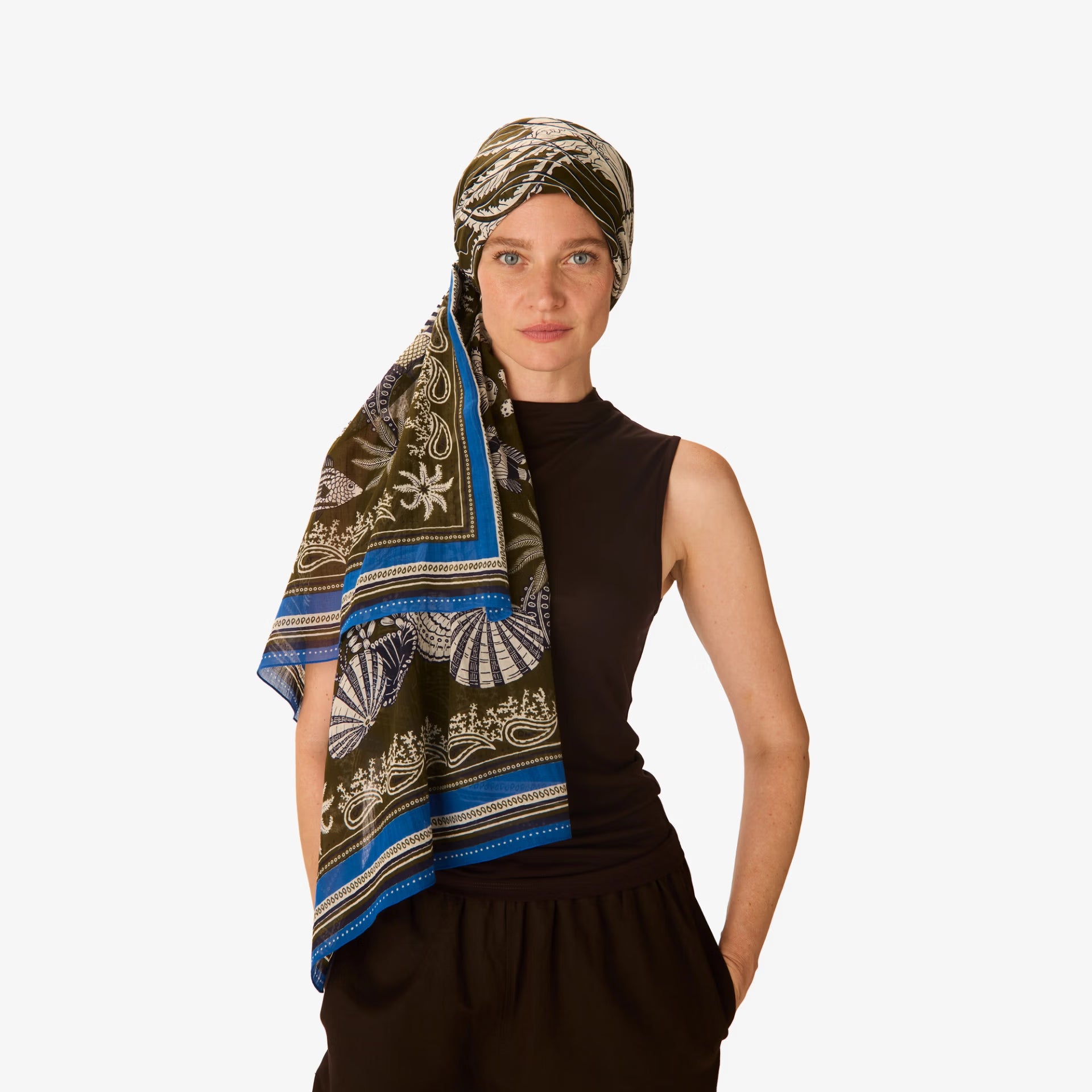 Inoui Editions Scarf Neptune in Khaki