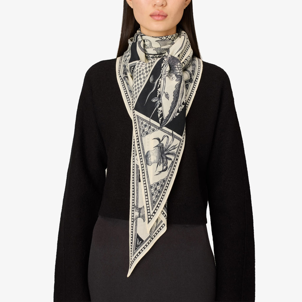Inoui Editions Triangle Scarf Barocco in Black