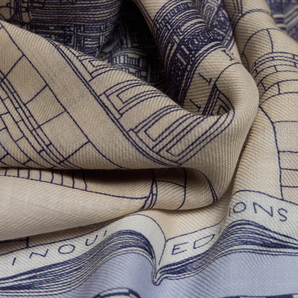 Inoui Editions Scarf Vivienne in Grey