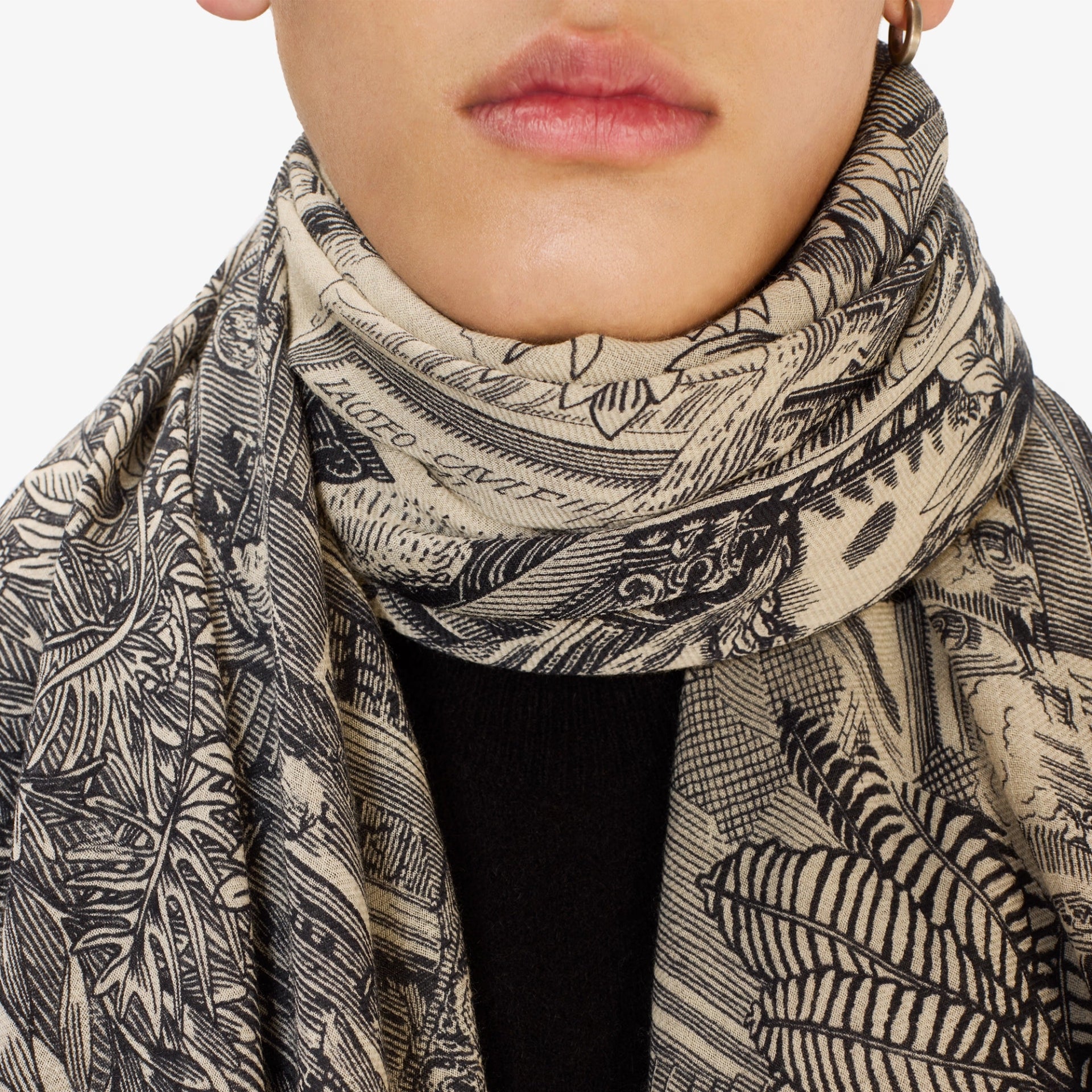 Inoui Editions Piranesi Scarf in Black