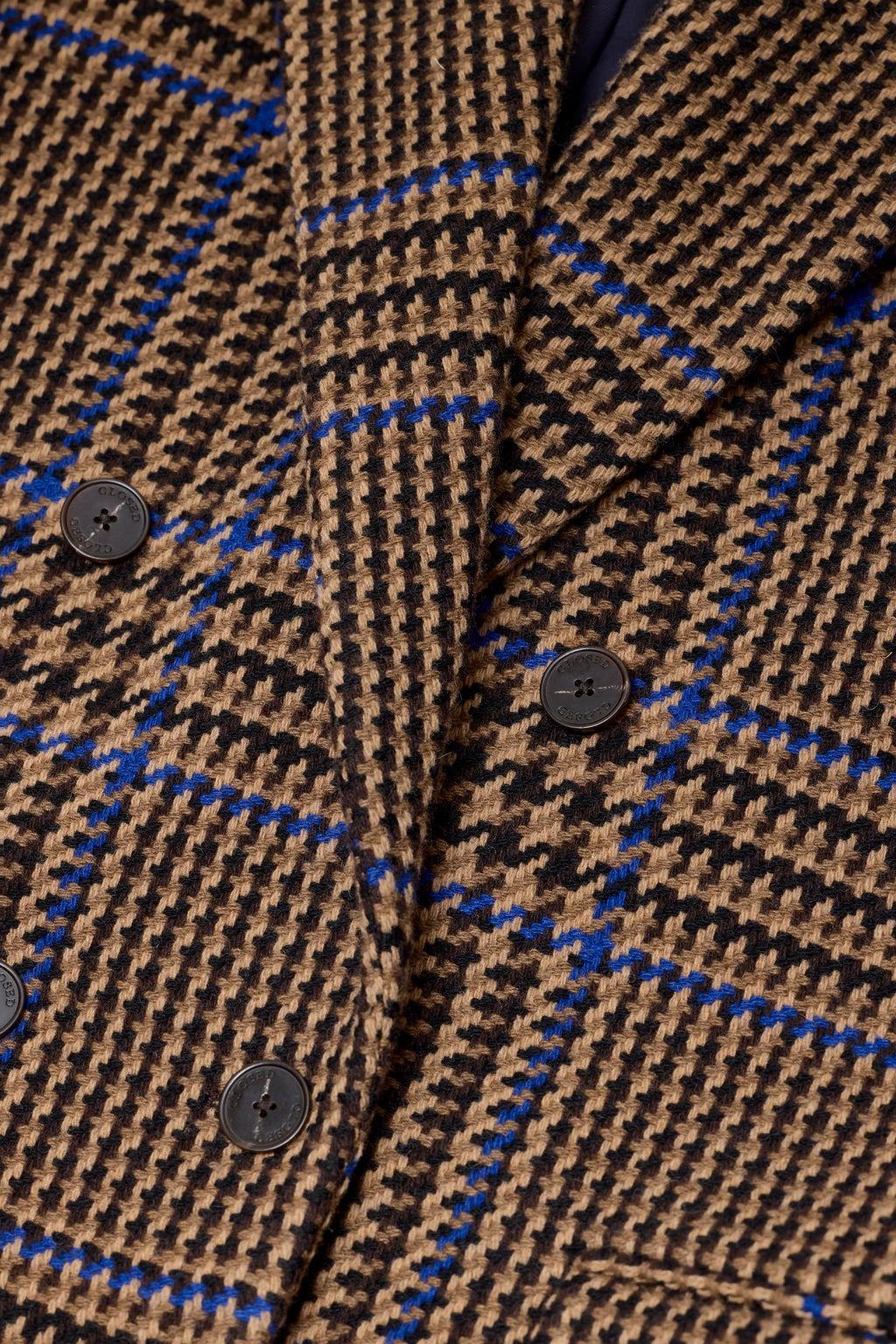 Closed Fitted Double-Breasted Blazer in Sand Beige