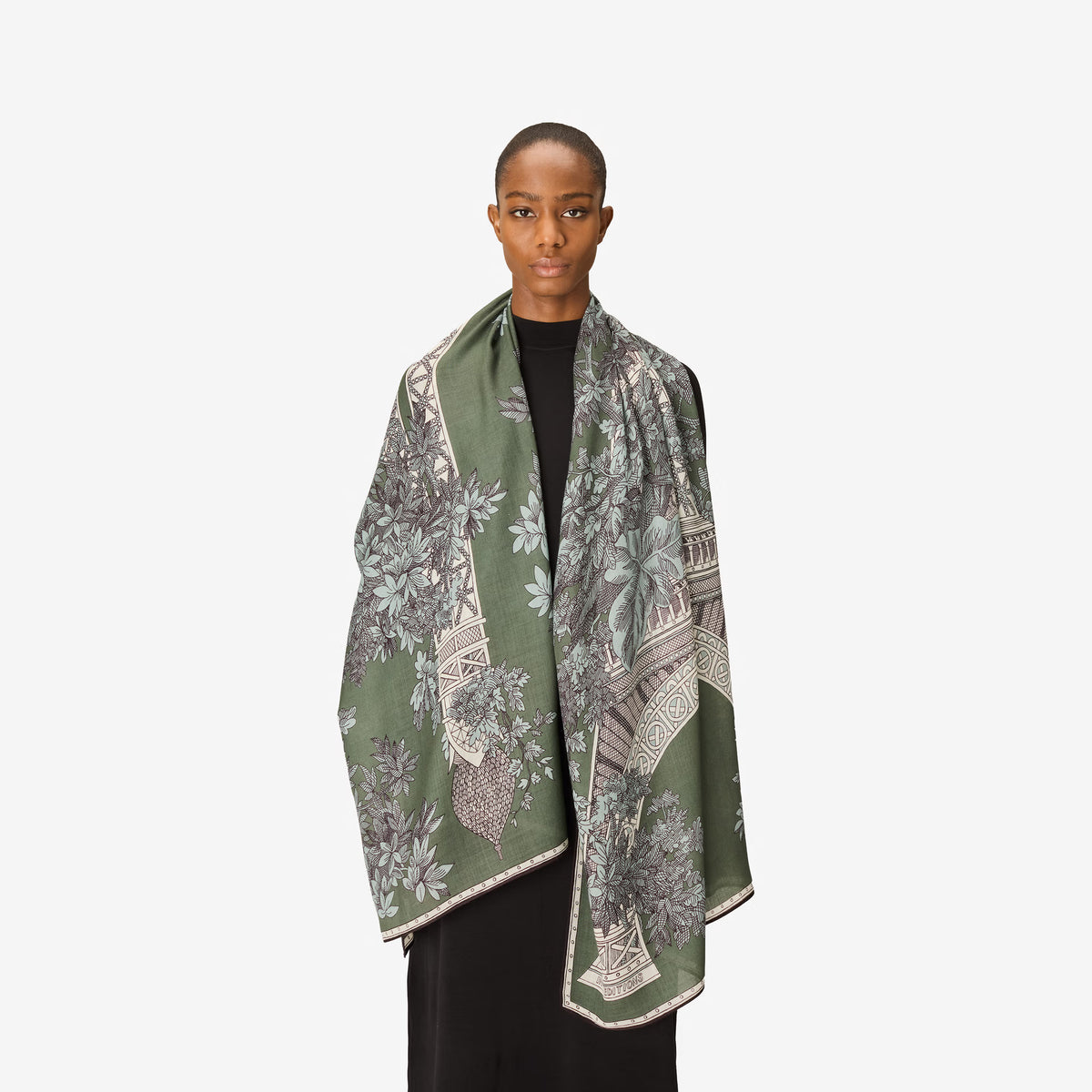 Inoui Editions Scarf 1889 in Khaki