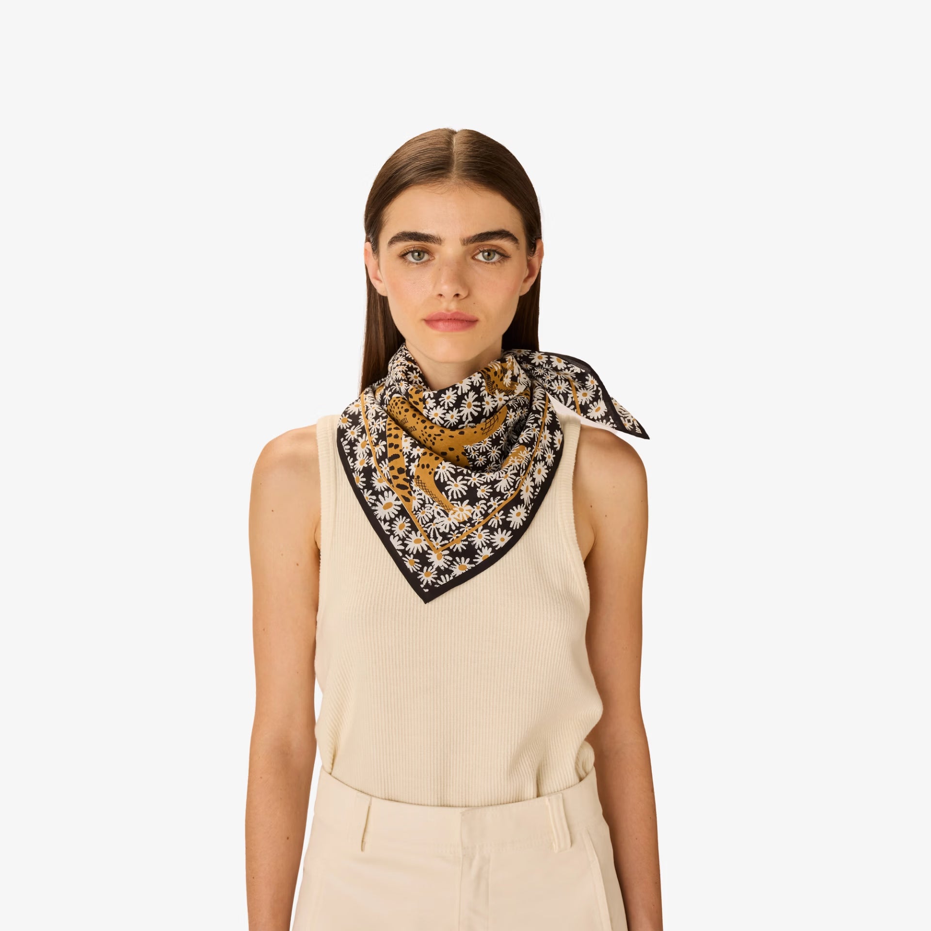 Inoui Editions Square Scarf Pampa in Black