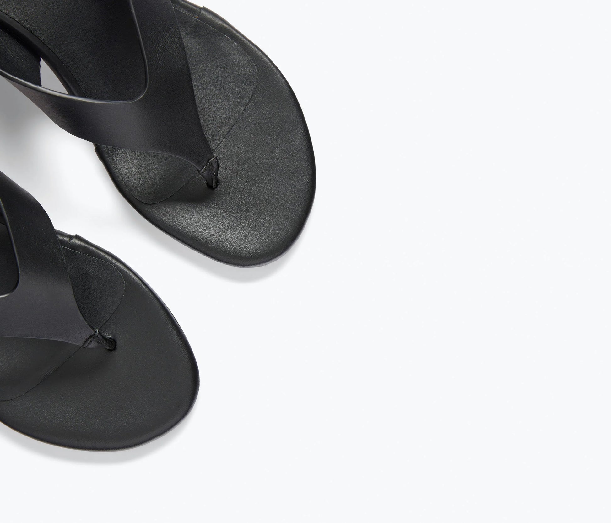 FRĒDA SALVADOR Kat Thong Sandal in Black Calf