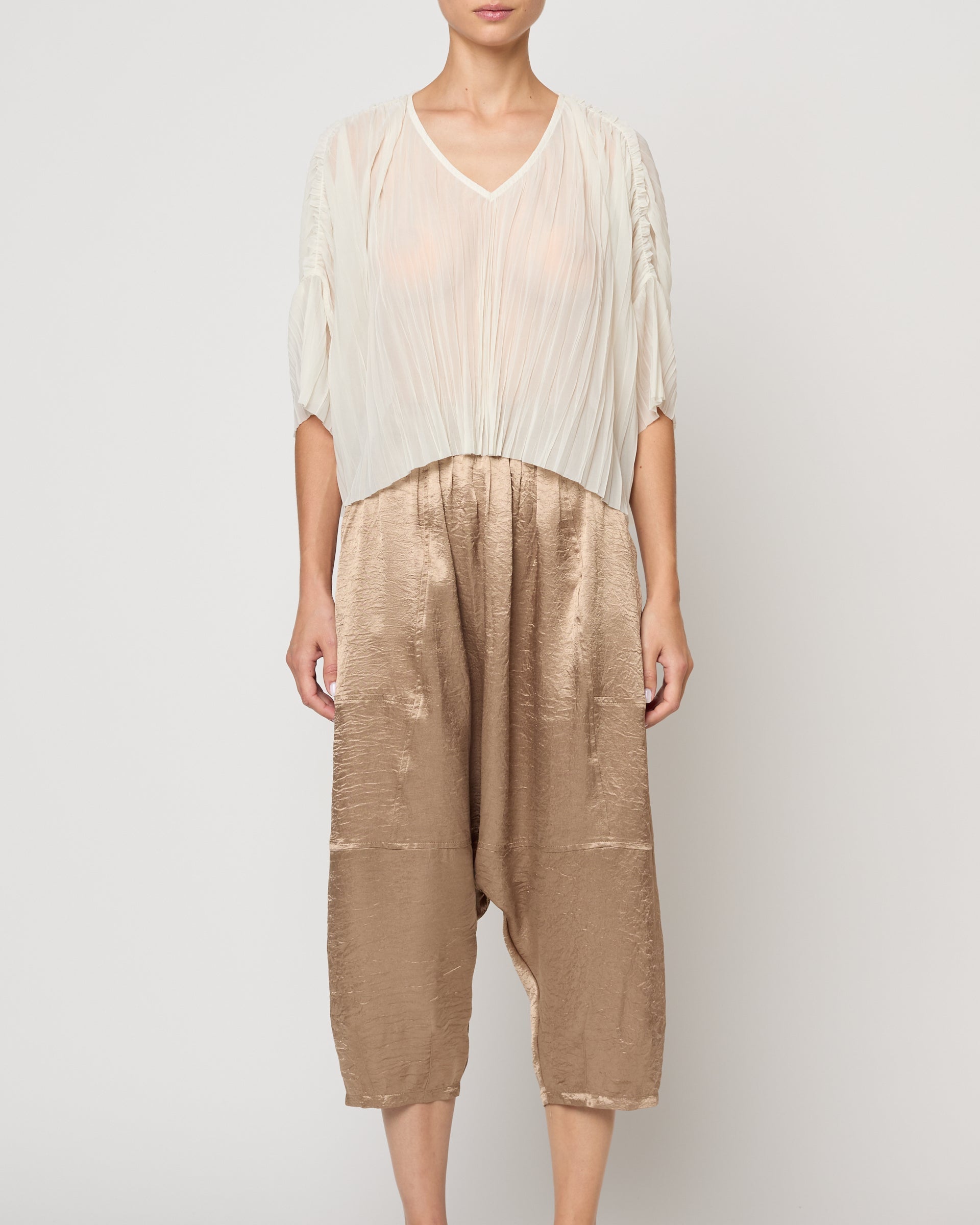 Atelier Delphine | Flared Tee Random Pleats in Cream