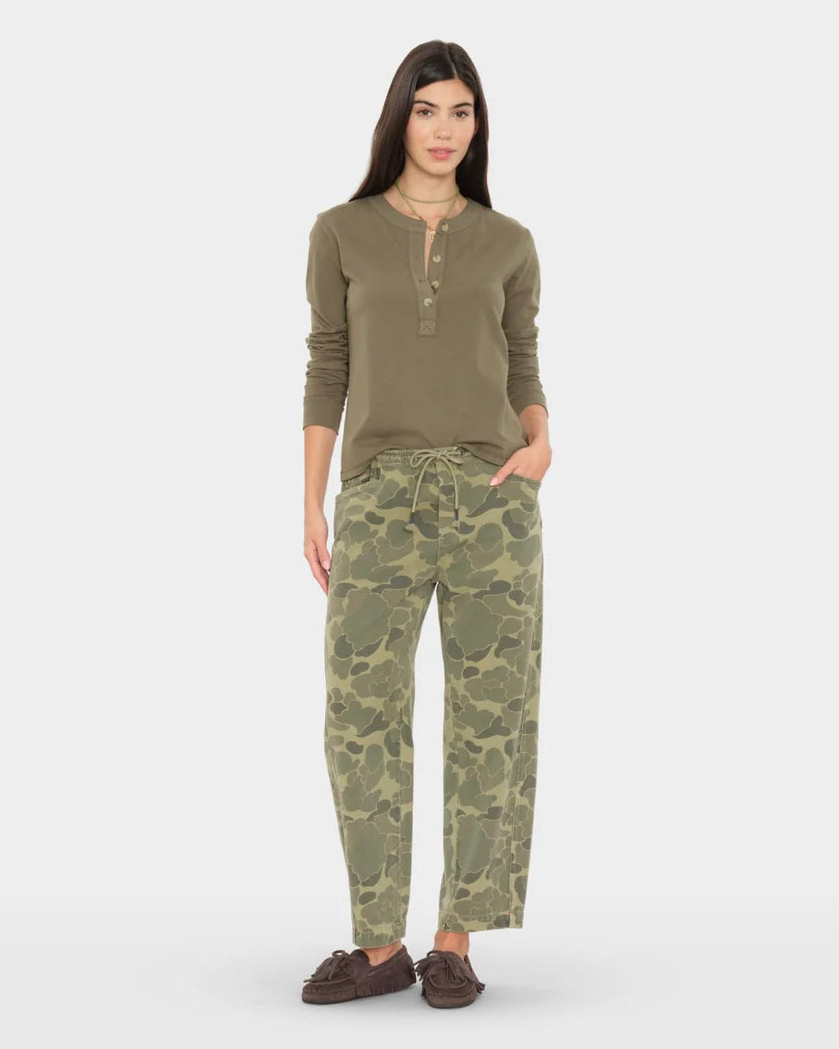 XiRENA Baxter Pant in Camo Green