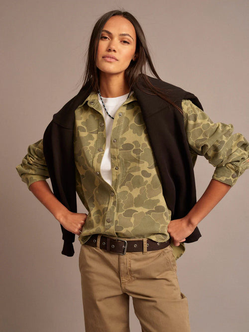 XiRENA Gia Shirt in Camo Green